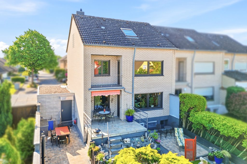 Gütelhöfer Immobilien - Immobilienangebot - Rheinbach / Wormersdorf - Alle - Solides Reihenendhaus mit idealem Grundriss, Gartenoase, Einbauküche und Garage in beliebter Lage