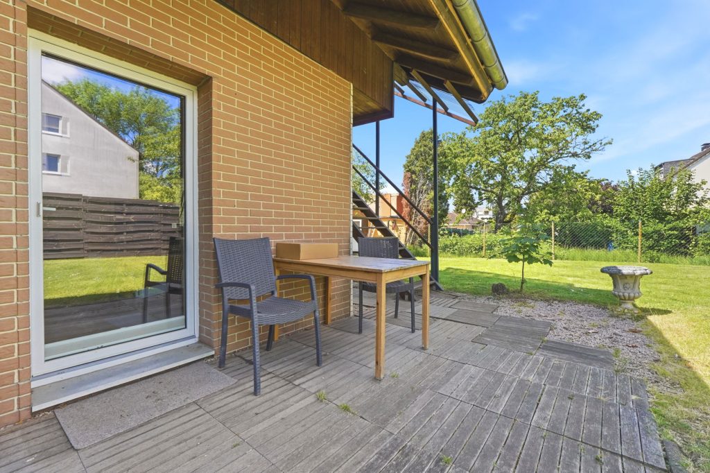 Gütelhöfer Immobilien - Immobilienangebot - Bonn / Beuel - Alle - Wohnen und Vermieten? Charmantes Zweifamilienhaus mit vielen Möglichkeiten in Pützchen