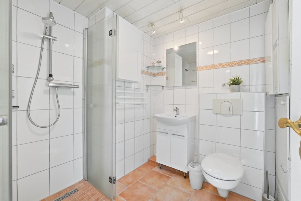 Gütelhöfer Immobilien - Immobilienangebot - Bonn / Beuel - Alle - Wohnen und Vermieten? Charmantes Zweifamilienhaus mit vielen Möglichkeiten in Pützchen