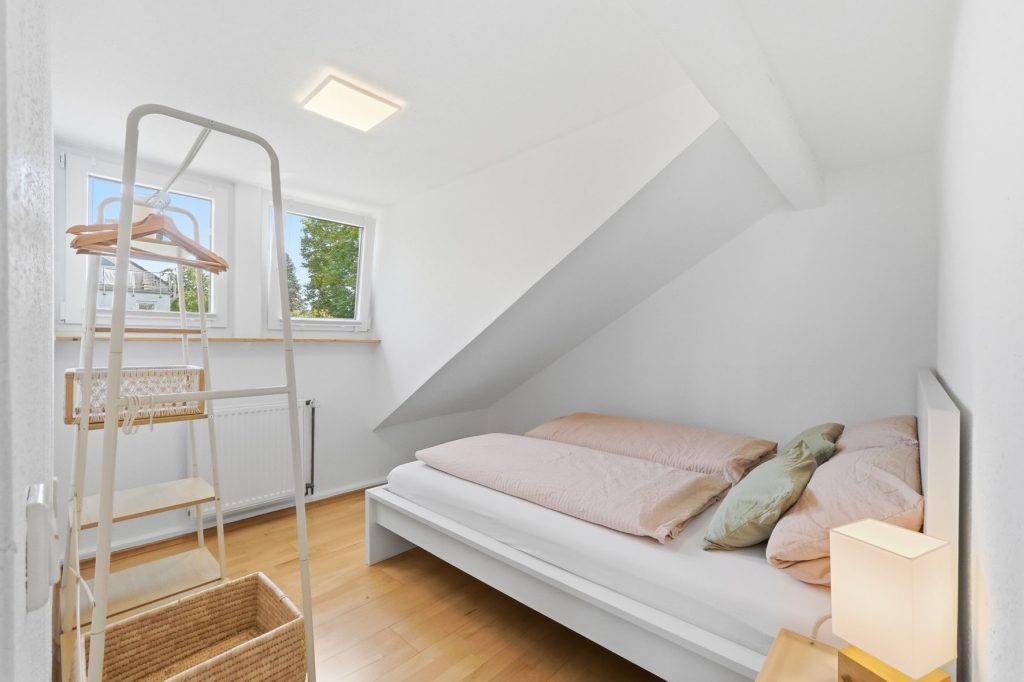 Gütelhöfer Immobilien - Immobilienangebot - Bonn / Beuel - Alle - Wohnen und Vermieten? Charmantes Zweifamilienhaus mit vielen Möglichkeiten in Pützchen