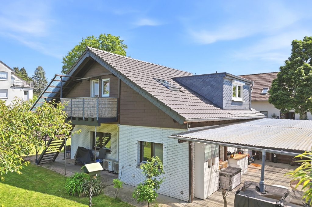 Gütelhöfer Immobilien - Immobilienangebot - Bonn / Beuel - Alle - Wohnen und Vermieten? Charmantes Zweifamilienhaus mit vielen Möglichkeiten in Pützchen