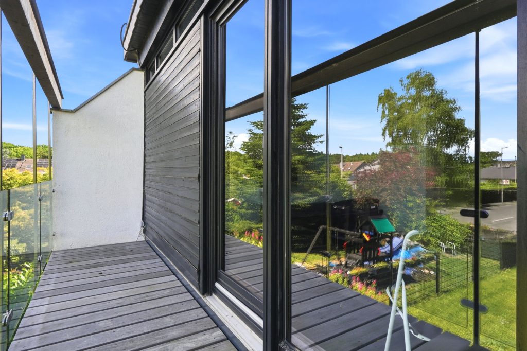 Gütelhöfer Immobilien - Immobilienangebot - Meckenheim - Alle - Lichtdurchfluteter Split-Level-Wohntraum mit PV Anlage, zwei Terrassen, offenem Kamin und Garage