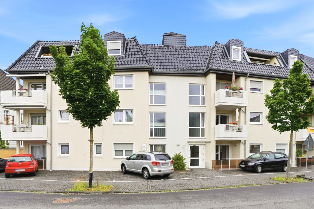 Gütelhöfer Immobilien - Immobilienangebot - Rheinbach - Alle - Barrierearme 2-Zimmer Erdgeschosswohnung mit Balkon, Aufzug und Kfz-Stellplatz in Rheinbach Stadt