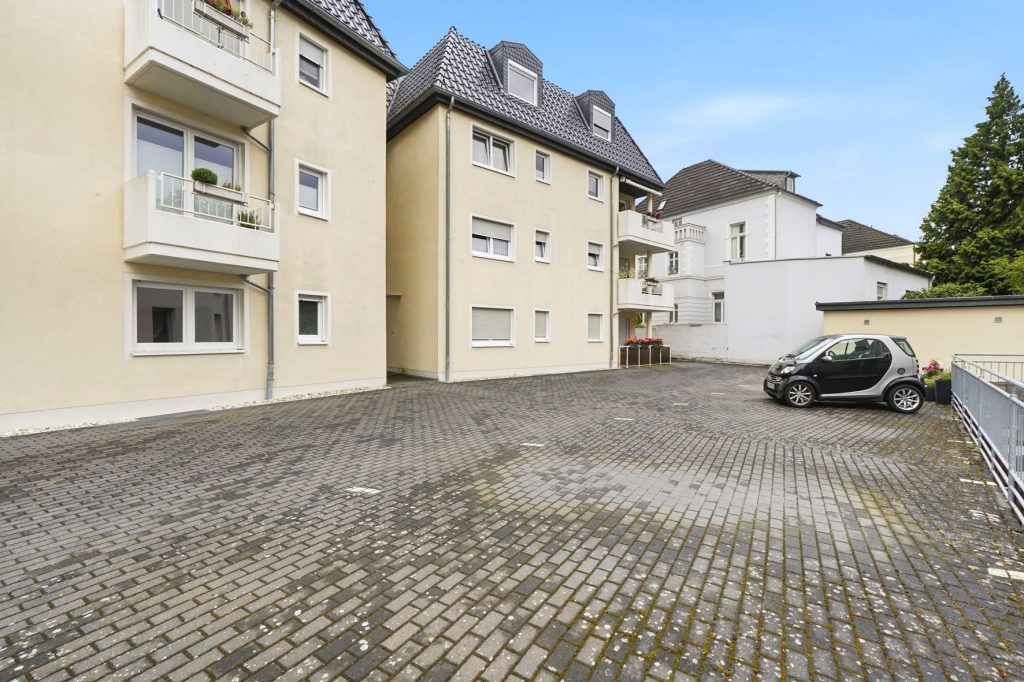 Gütelhöfer Immobilien - Immobilienangebot - Rheinbach - Alle - Barrierearme 2-Zimmer Erdgeschosswohnung mit Balkon, Aufzug und Kfz-Stellplatz in Rheinbach Stadt