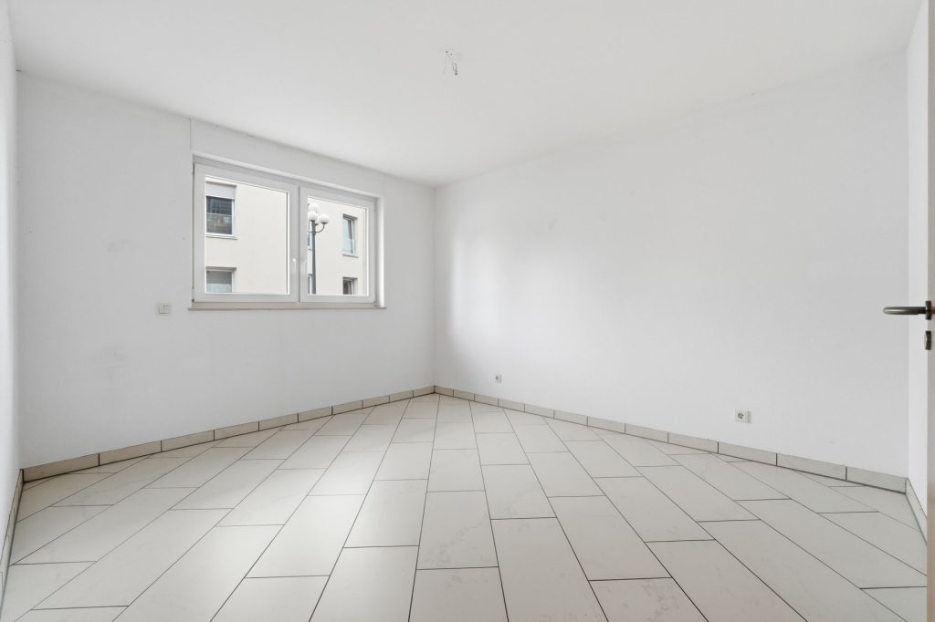 Gütelhöfer Immobilien - Immobilienangebot - Rheinbach - Alle - Barrierearme 2-Zimmer Erdgeschosswohnung mit Balkon, Aufzug und Kfz-Stellplatz in Rheinbach Stadt
