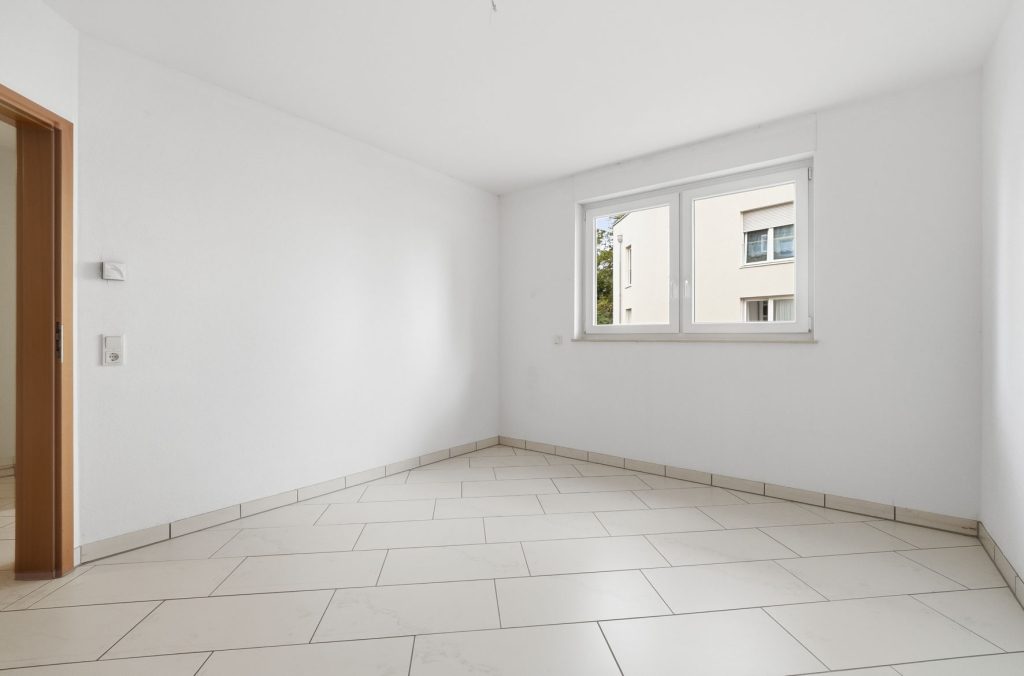 Gütelhöfer Immobilien - Immobilienangebot - Rheinbach - Alle - Barrierearme 2-Zimmer Erdgeschosswohnung mit Balkon, Aufzug und Kfz-Stellplatz in Rheinbach Stadt