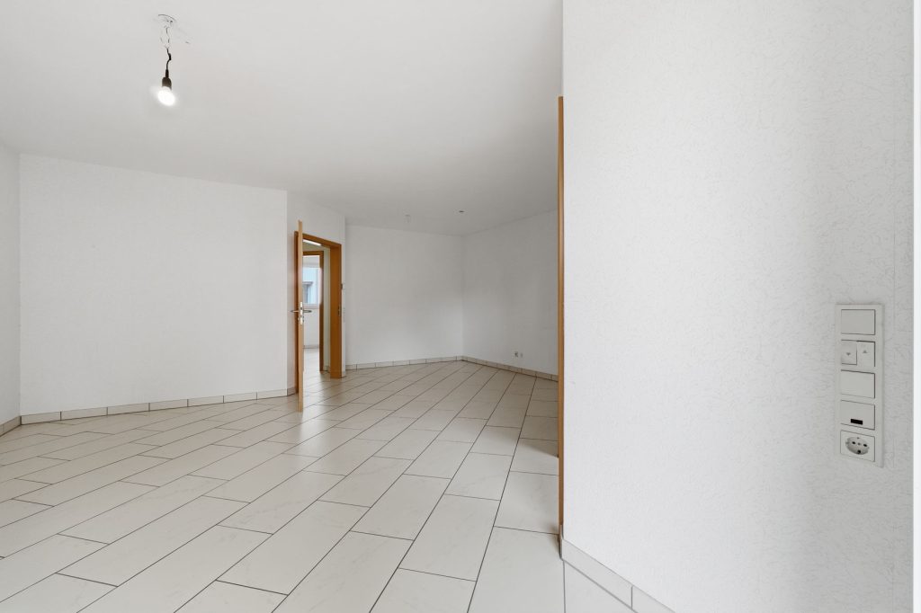 Gütelhöfer Immobilien - Immobilienangebot - Rheinbach - Alle - Barrierearme 2-Zimmer Erdgeschosswohnung mit Balkon, Aufzug und Kfz-Stellplatz in Rheinbach Stadt