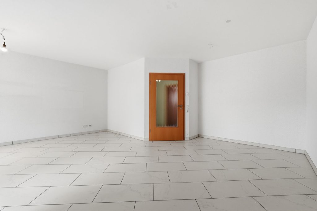 Gütelhöfer Immobilien - Immobilienangebot - Rheinbach - Alle - Barrierearme 2-Zimmer Erdgeschosswohnung mit Balkon, Aufzug und Kfz-Stellplatz in Rheinbach Stadt