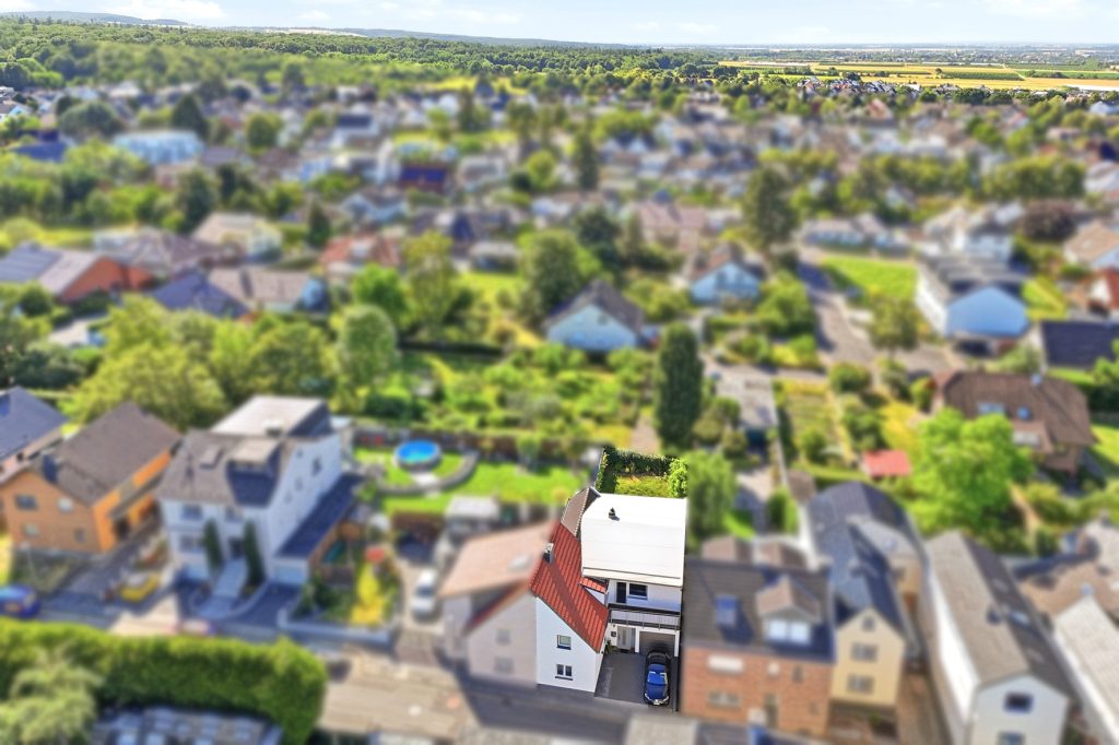 Gütelhöfer Immobilien - Immobilienangebot - Rheinbach / Wormersdorf - Alle - Modernisierte Doppelhaushälfte mit Garage, Terrasse, Balkon und viel Wohnkomfort in Wormersdorf