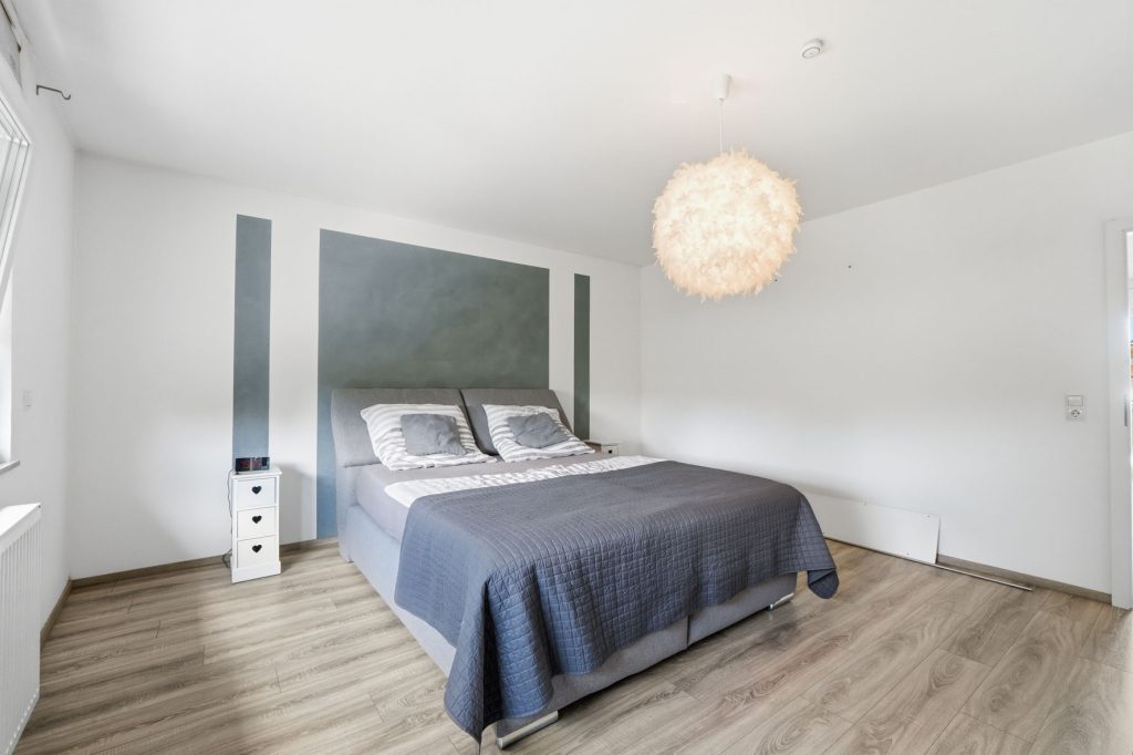 Gütelhöfer Immobilien - Immobilienangebot - Rheinbach / Wormersdorf - Alle - Modernisierte Doppelhaushälfte mit Garage, Terrasse, Balkon und viel Wohnkomfort in Wormersdorf