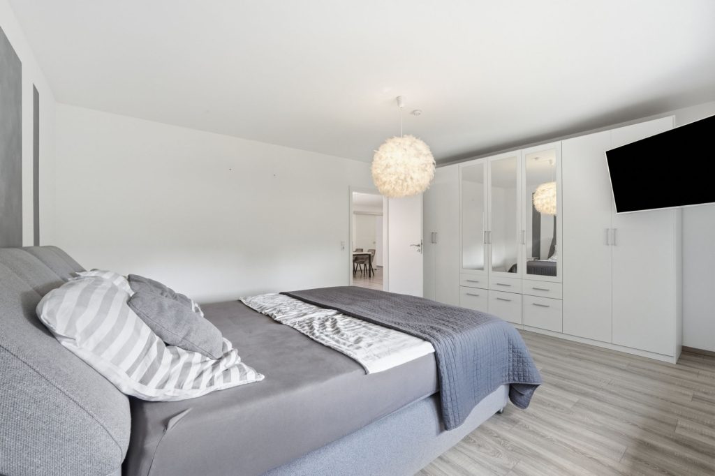 Gütelhöfer Immobilien - Immobilienangebot - Rheinbach / Wormersdorf - Alle - Modernisierte Doppelhaushälfte mit Garage, Terrasse, Balkon und viel Wohnkomfort in Wormersdorf