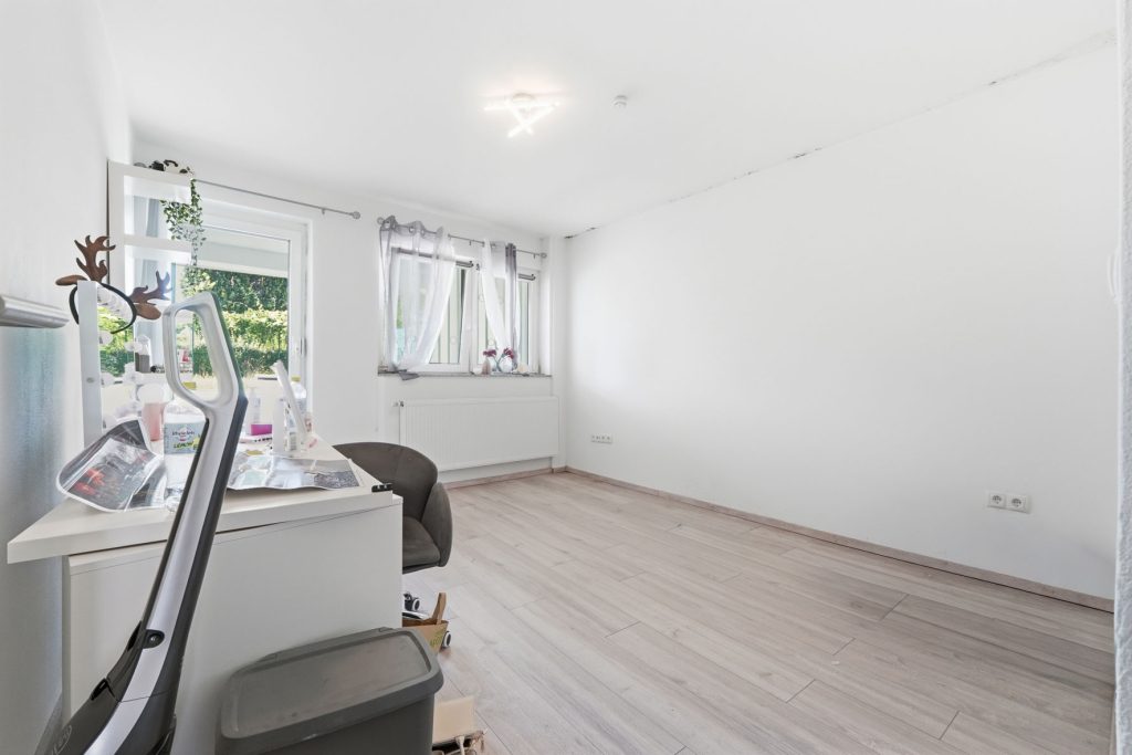 Gütelhöfer Immobilien - Immobilienangebot - Rheinbach / Wormersdorf - Alle - Modernisierte Doppelhaushälfte mit Garage, Terrasse, Balkon und viel Wohnkomfort in Wormersdorf