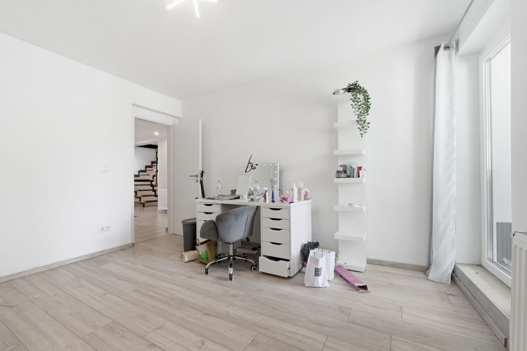 Gütelhöfer Immobilien - Immobilienangebot - Rheinbach / Wormersdorf - Alle - Modernisierte Doppelhaushälfte mit Garage, Terrasse, Balkon und viel Wohnkomfort in Wormersdorf