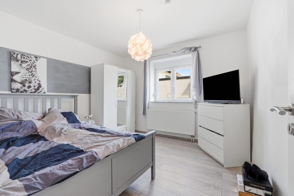 Gütelhöfer Immobilien - Immobilienangebot - Rheinbach / Wormersdorf - Alle - Modernisierte Doppelhaushälfte mit Garage, Terrasse, Balkon und viel Wohnkomfort in Wormersdorf