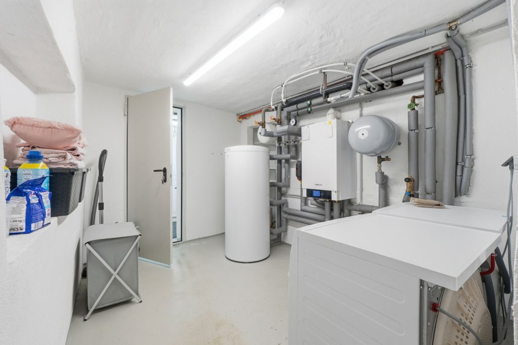 Gütelhöfer Immobilien - Immobilienangebot - Rheinbach / Wormersdorf - Alle - Modernisierte Doppelhaushälfte mit Garage, Terrasse, Balkon und viel Wohnkomfort in Wormersdorf