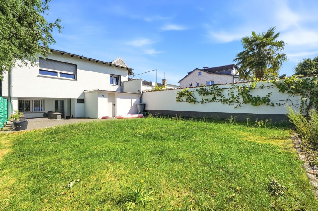 Gütelhöfer Immobilien - Immobilienangebot - Rheinbach / Wormersdorf - Alle - Modernisierte Doppelhaushälfte mit Garage, Terrasse, Balkon und viel Wohnkomfort in Wormersdorf