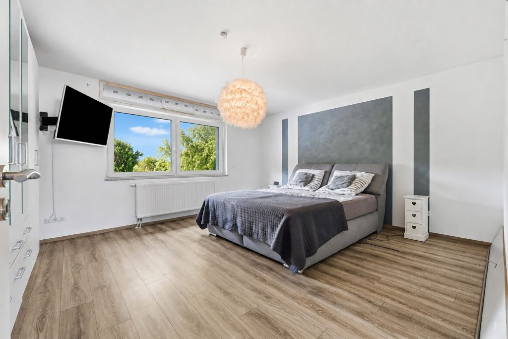 Gütelhöfer Immobilien - Immobilienangebot - Rheinbach / Wormersdorf - Alle - Modernisierte Doppelhaushälfte mit Garage, Terrasse, Balkon und viel Wohnkomfort in Wormersdorf
