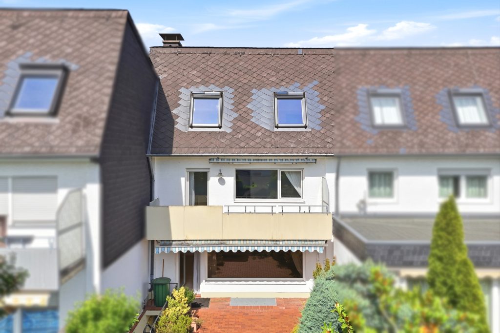 Gütelhöfer Immobilien - Immobilienangebot - Meckenheim - Alle - Großzügiges und bezugsfreies Reihenmittelhaus mit Garten und Garage in beliebter Lage von Meckenheim