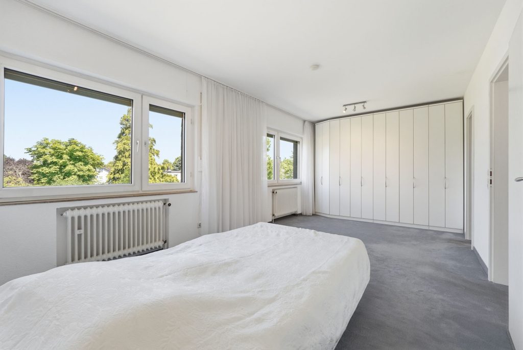 Gütelhöfer Immobilien - Immobilienangebot - Meckenheim - Alle - Großzügiges und bezugsfreies Reihenmittelhaus mit Garten und Garage in beliebter Lage von Meckenheim