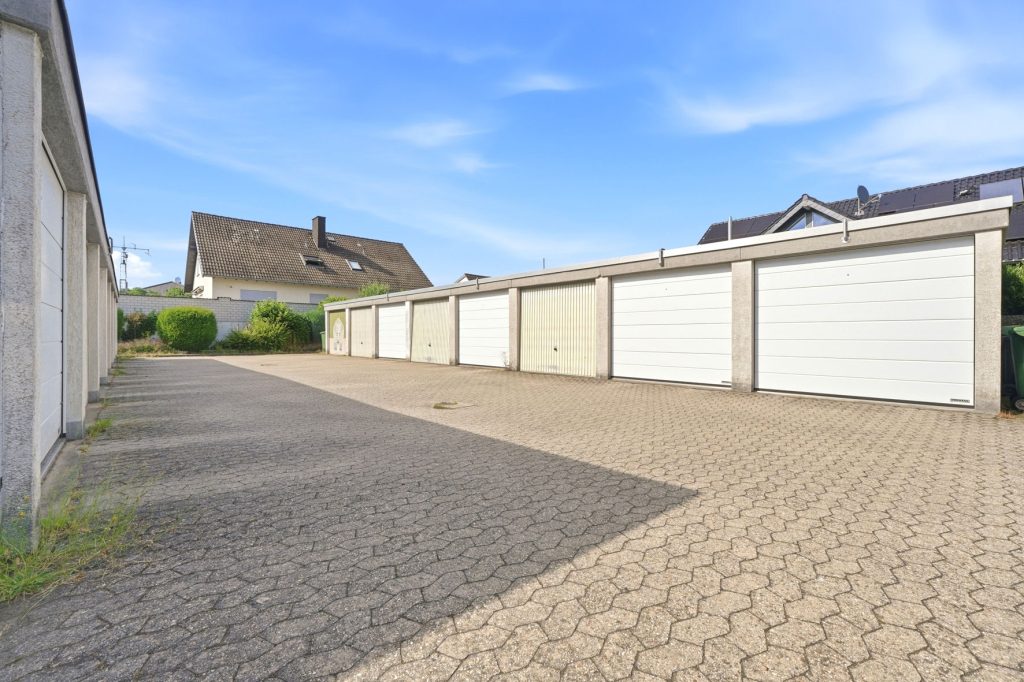 Gütelhöfer Immobilien - Immobilienangebot - Meckenheim - Alle - Großzügiges und bezugsfreies Reihenmittelhaus mit Garten und Garage in beliebter Lage von Meckenheim