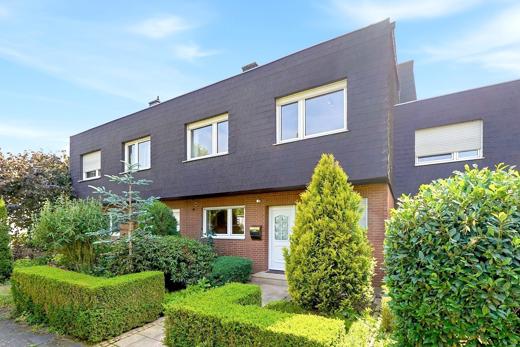 Gütelhöfer Immobilien - Immobilienangebot - Meckenheim - Alle - Großzügiges und bezugsfreies Reihenmittelhaus mit Garten und Garage in beliebter Lage von Meckenheim