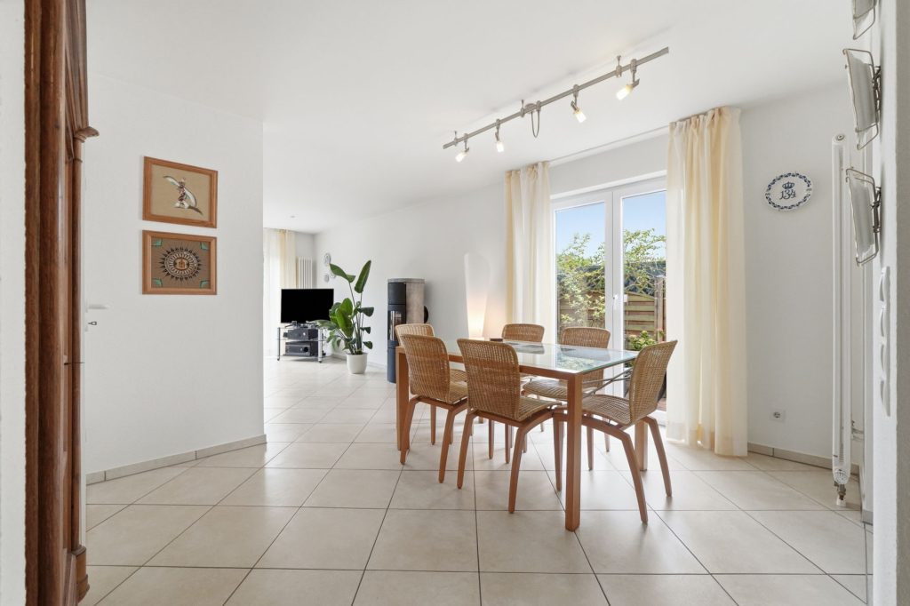 Gütelhöfer Immobilien - Immobilienangebot - Rheinbach - Alle - Kaufen und einziehen! Modernes Reihenendhaus in beliebter Lage mit PV-Anlage, Garage und Einbauküche