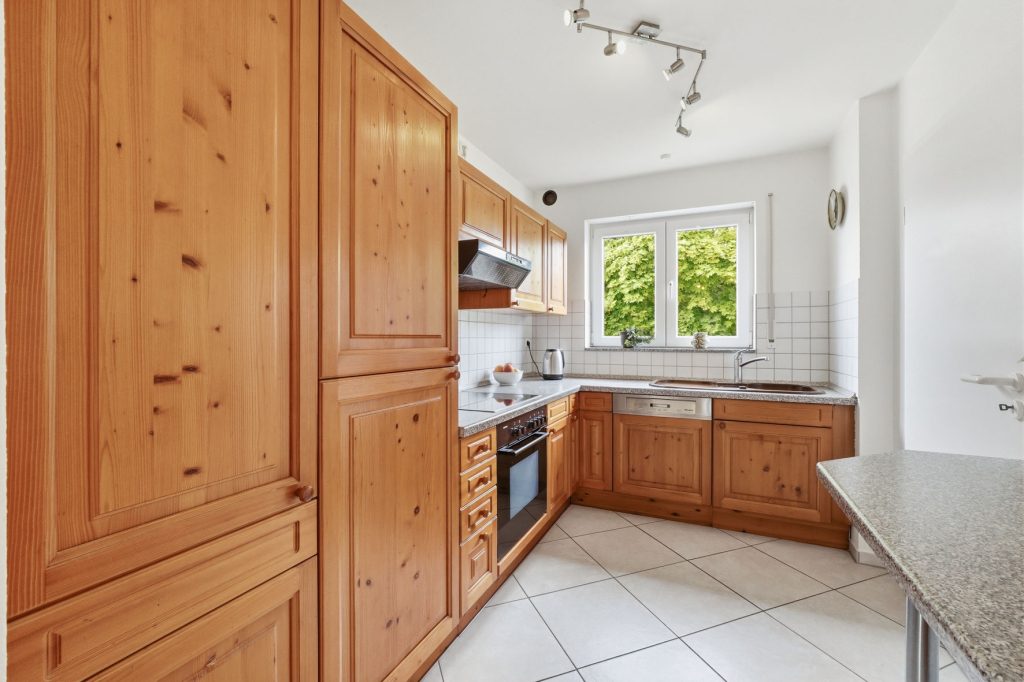 Gütelhöfer Immobilien - Immobilienangebot - Rheinbach - Alle - Kaufen und einziehen! Modernes Reihenendhaus in beliebter Lage mit PV-Anlage, Garage und Einbauküche