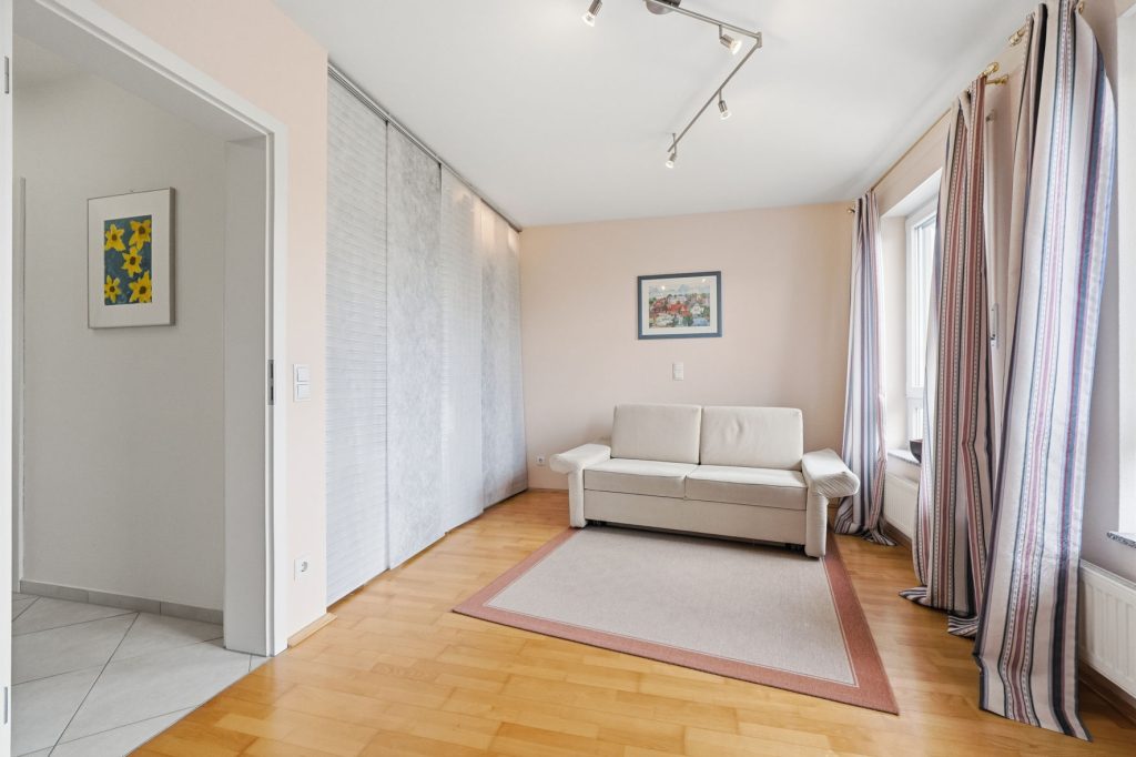 Gütelhöfer Immobilien - Immobilienangebot - Rheinbach - Alle - Kaufen und einziehen! Modernes Reihenendhaus in beliebter Lage mit PV-Anlage, Garage und Einbauküche