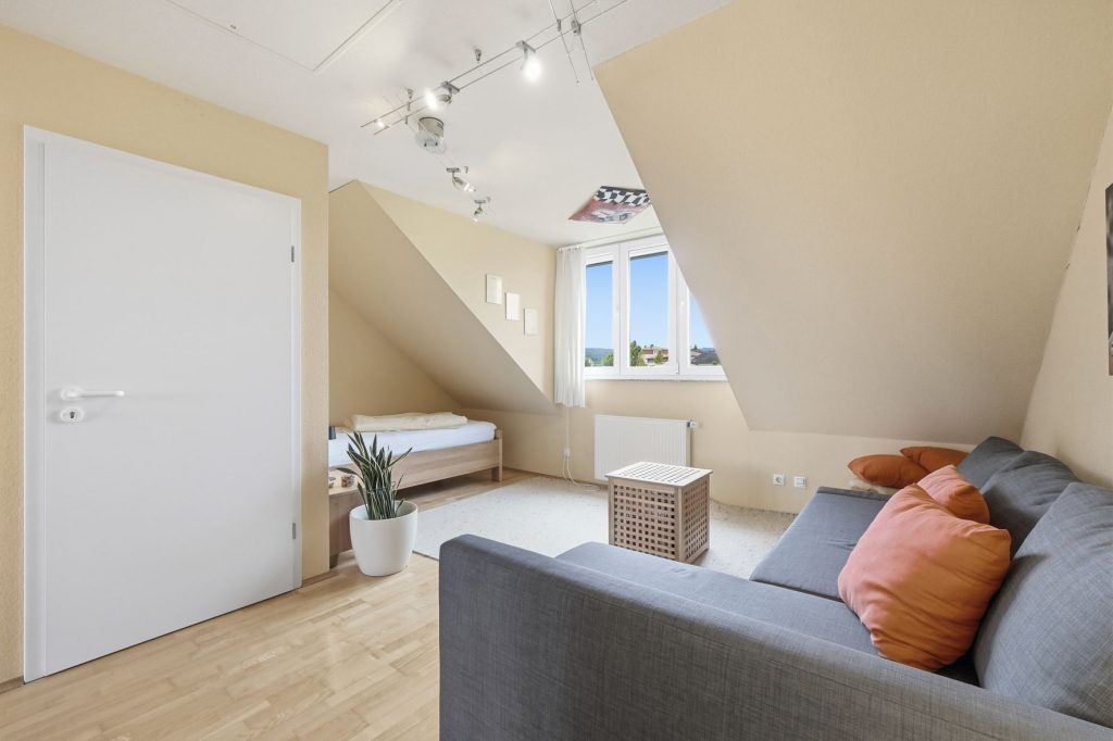 Gütelhöfer Immobilien - Immobilienangebot - Rheinbach - Alle - Kaufen und einziehen! Modernes Reihenendhaus in beliebter Lage mit PV-Anlage, Garage und Einbauküche