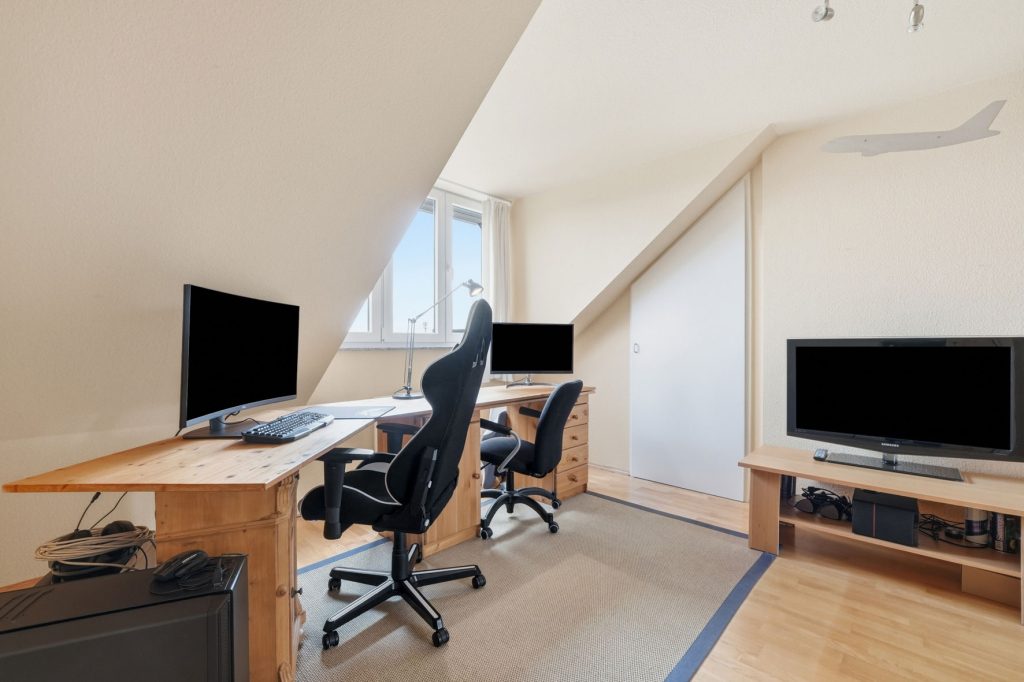 Gütelhöfer Immobilien - Immobilienangebot - Rheinbach - Alle - Kaufen und einziehen! Modernes Reihenendhaus in beliebter Lage mit PV-Anlage, Garage und Einbauküche