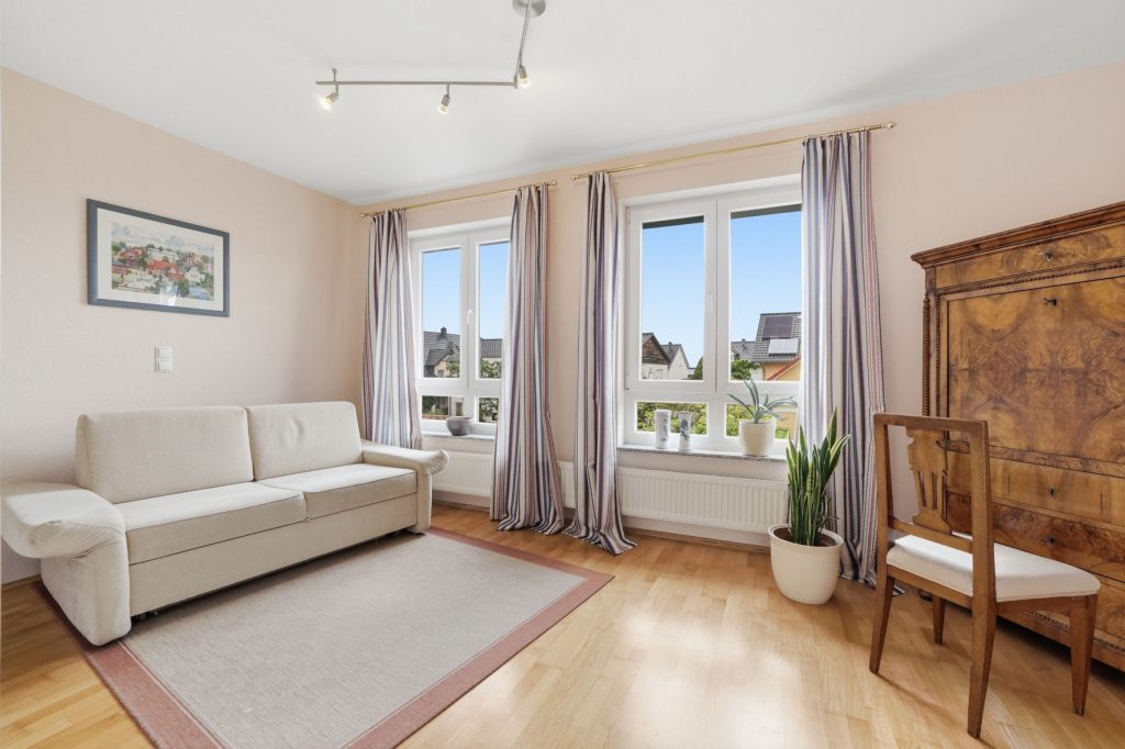 Gütelhöfer Immobilien - Immobilienangebot - Rheinbach - Alle - Kaufen und einziehen! Modernes Reihenendhaus in beliebter Lage mit PV-Anlage, Garage und Einbauküche