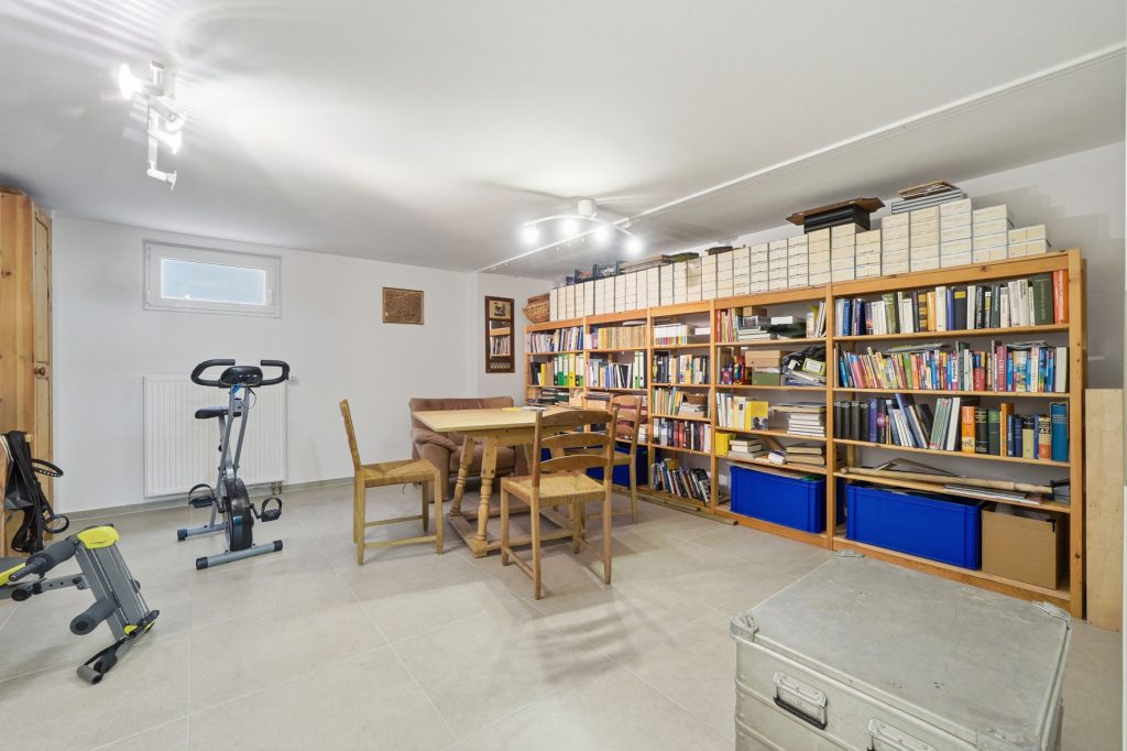 Gütelhöfer Immobilien - Immobilienangebot - Rheinbach - Alle - Kaufen und einziehen! Modernes Reihenendhaus in beliebter Lage mit PV-Anlage, Garage und Einbauküche
