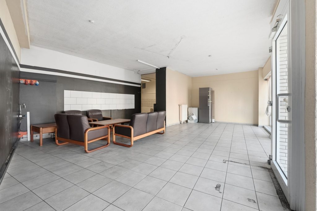 Gütelhöfer Immobilien - Immobilienangebot - Rheinbach / Merzbach - Alle - Solides Investment in Merzbach! Modernisiertes Gebäudeensemble mit 3 Wohneinheiten und Ladenlokal