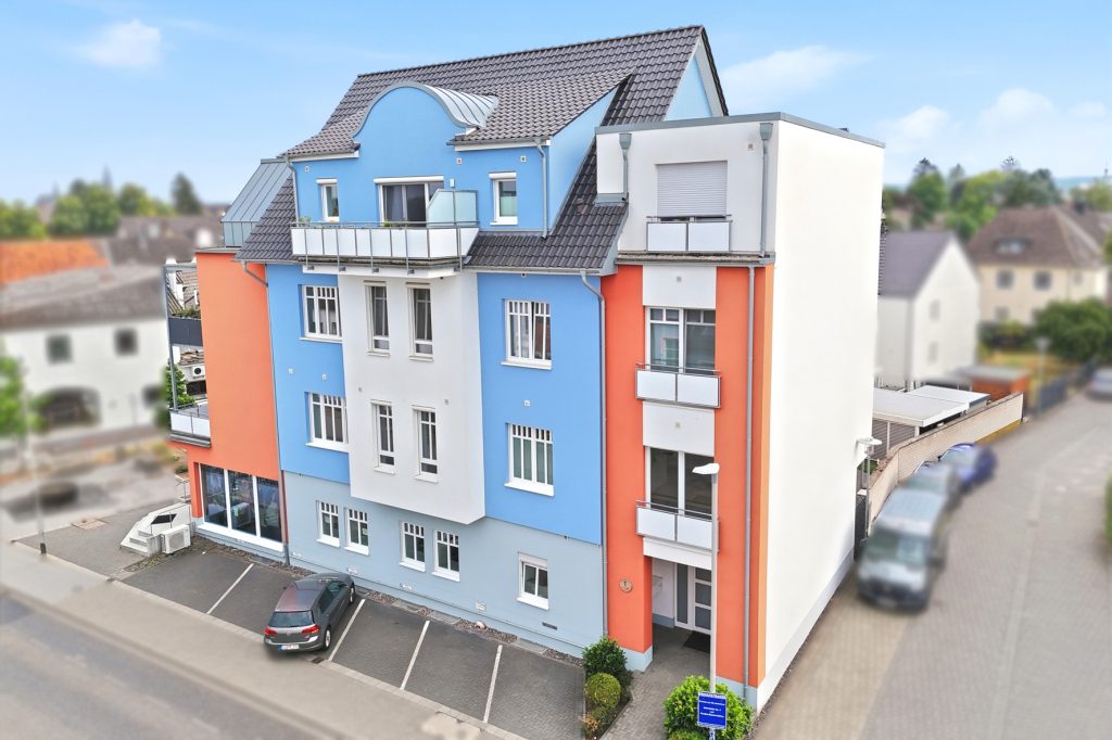 Gütelhöfer Immobilien - Immobilienangebot - Meckenheim - Alle - Moderne 4-Zimmer-Wohnung in zentraler Lage von Meckenheim mit großem Balkon, Aufzug und Stellplatz