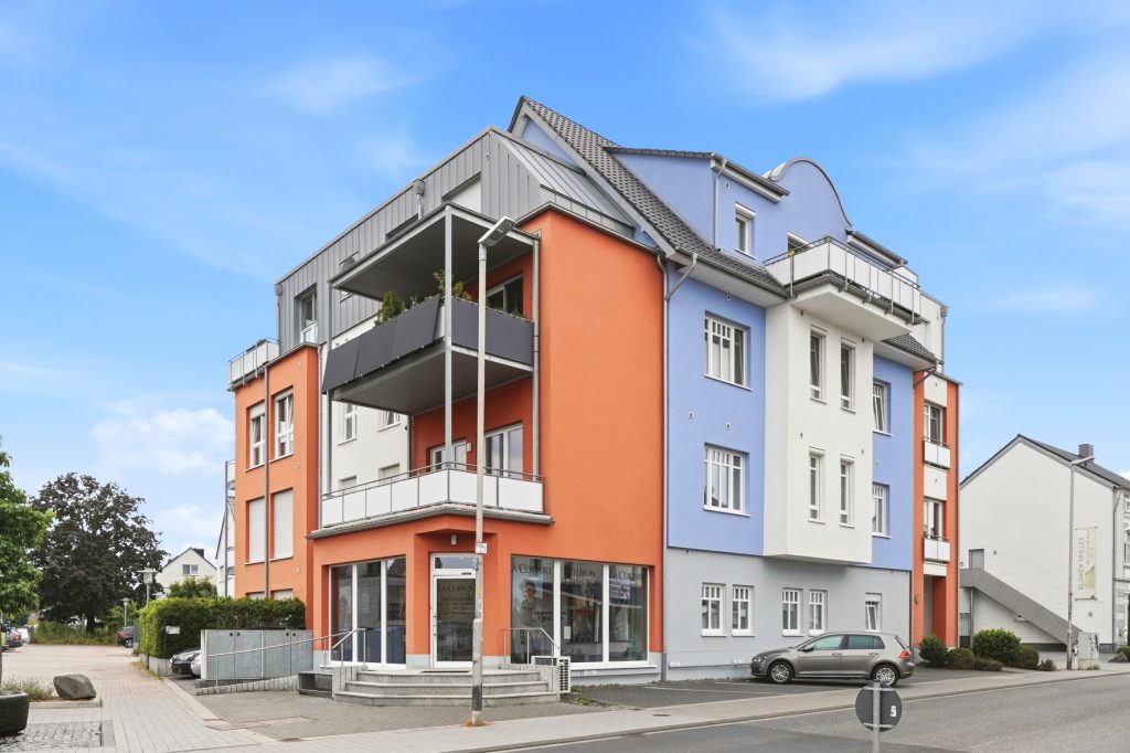 Gütelhöfer Immobilien - Immobilienangebot - Meckenheim - Alle - Moderne 4-Zimmer-Wohnung in zentraler Lage von Meckenheim mit großem Balkon, Aufzug und Stellplatz