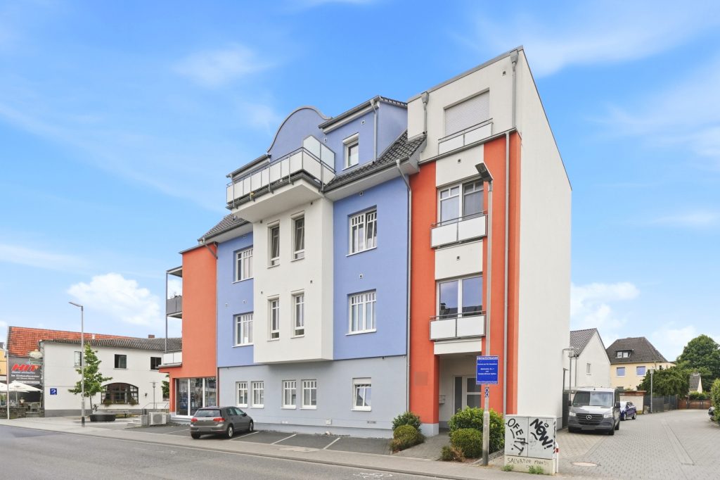 Gütelhöfer Immobilien - Immobilienangebot - Meckenheim - Alle - Moderne 4-Zimmer-Wohnung in zentraler Lage von Meckenheim mit großem Balkon, Aufzug und Stellplatz