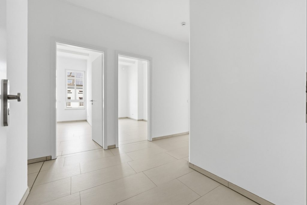 Gütelhöfer Immobilien - Immobilienangebot - Meckenheim - Alle - Moderne 4-Zimmer-Wohnung in zentraler Lage von Meckenheim mit großem Balkon, Aufzug und Stellplatz