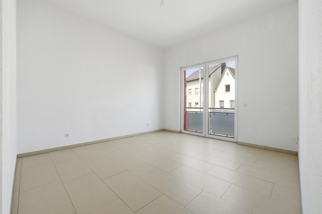 Gütelhöfer Immobilien - Immobilienangebot - Meckenheim - Alle - Moderne 4-Zimmer-Wohnung in zentraler Lage von Meckenheim mit großem Balkon, Aufzug und Stellplatz
