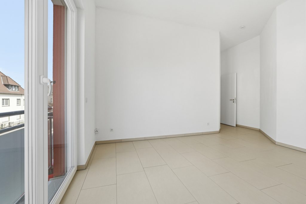 Gütelhöfer Immobilien - Immobilienangebot - Meckenheim - Alle - Moderne 4-Zimmer-Wohnung in zentraler Lage von Meckenheim mit großem Balkon, Aufzug und Stellplatz
