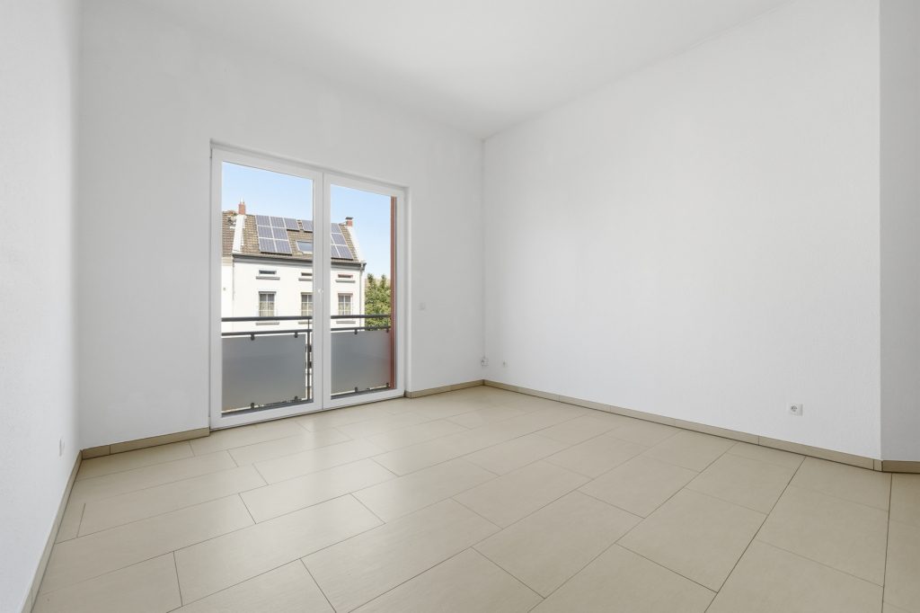 Gütelhöfer Immobilien - Immobilienangebot - Meckenheim - Alle - Moderne 4-Zimmer-Wohnung in zentraler Lage von Meckenheim mit großem Balkon, Aufzug und Stellplatz