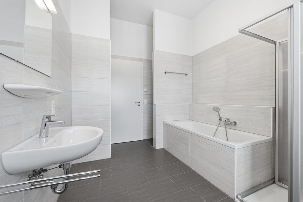 Gütelhöfer Immobilien - Immobilienangebot - Meckenheim - Alle - Moderne 4-Zimmer-Wohnung in zentraler Lage von Meckenheim mit großem Balkon, Aufzug und Stellplatz