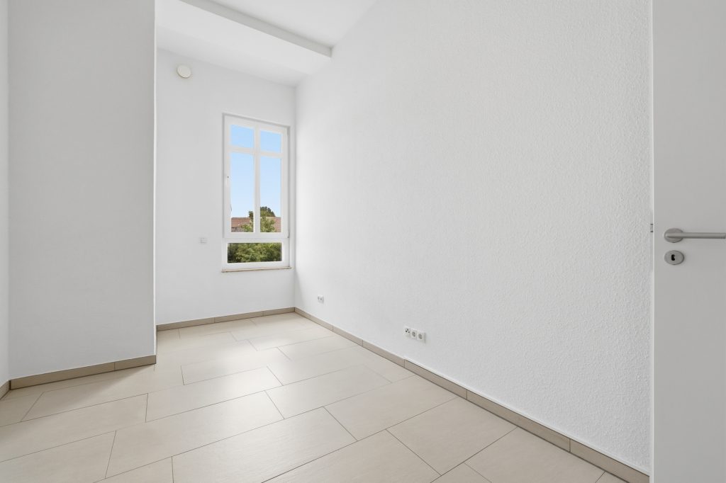 Gütelhöfer Immobilien - Immobilienangebot - Meckenheim - Alle - Moderne 4-Zimmer-Wohnung in zentraler Lage von Meckenheim mit großem Balkon, Aufzug und Stellplatz