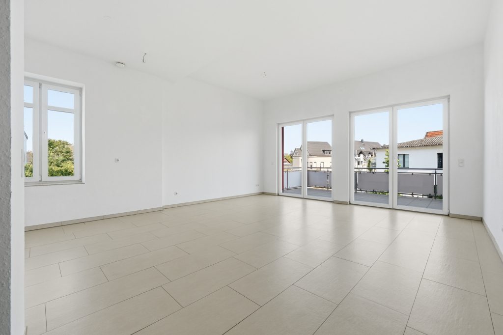 Gütelhöfer Immobilien - Immobilienangebot - Meckenheim - Alle - Moderne 4-Zimmer-Wohnung in zentraler Lage von Meckenheim mit großem Balkon, Aufzug und Stellplatz