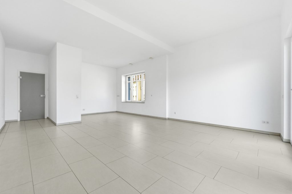 Gütelhöfer Immobilien - Immobilienangebot - Meckenheim - Alle - Moderne 4-Zimmer-Wohnung in zentraler Lage von Meckenheim mit großem Balkon, Aufzug und Stellplatz