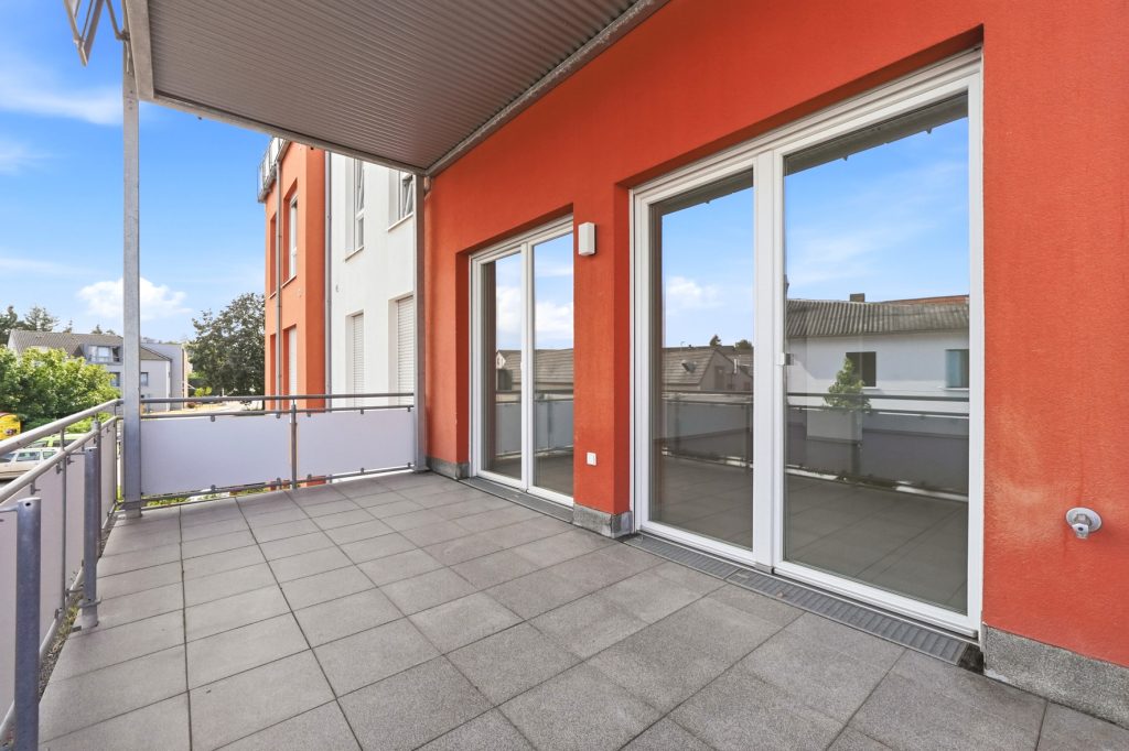 Gütelhöfer Immobilien - Immobilienangebot - Meckenheim - Alle - Moderne 4-Zimmer-Wohnung in zentraler Lage von Meckenheim mit großem Balkon, Aufzug und Stellplatz