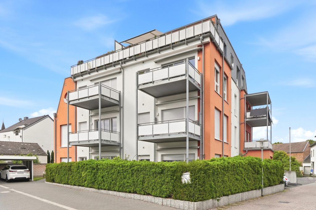 Gütelhöfer Immobilien - Immobilienangebot - Meckenheim - Alle - Moderne 4-Zimmer-Wohnung in zentraler Lage von Meckenheim mit großem Balkon, Aufzug und Stellplatz