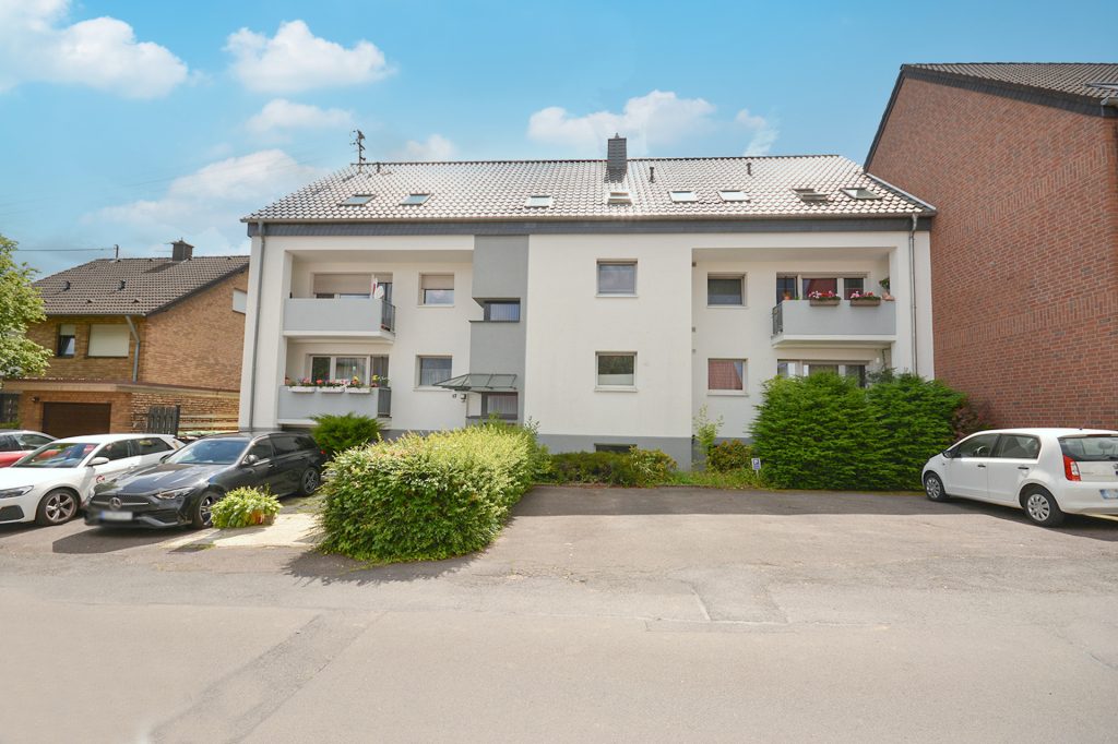 Gütelhöfer Immobilien - Immobilienangebot - Bornheim - Alle - Singles aufgepasst! Bezugsfreie Zweizimmerwohnung im Souterrain mit Kfz-Stellplatz in Bornheim