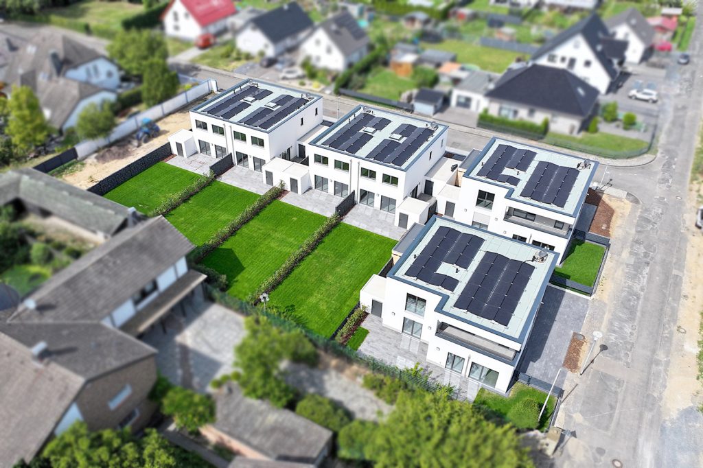 Gütelhöfer Immobilien - Immobilienangebot - Swisttal / Straßfeld - Alle - Neuwertig! Energieeffiziente 143m² Doppelhaushälfte mit Garten, Einbauküche und Garage in Straßfeld