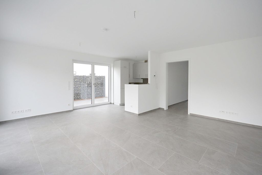 Gütelhöfer Immobilien - Immobilienangebot - Swisttal / Straßfeld - Alle - Neuwertig! Energieeffiziente 143m² Doppelhaushälfte mit Garten, Einbauküche und Garage in Straßfeld