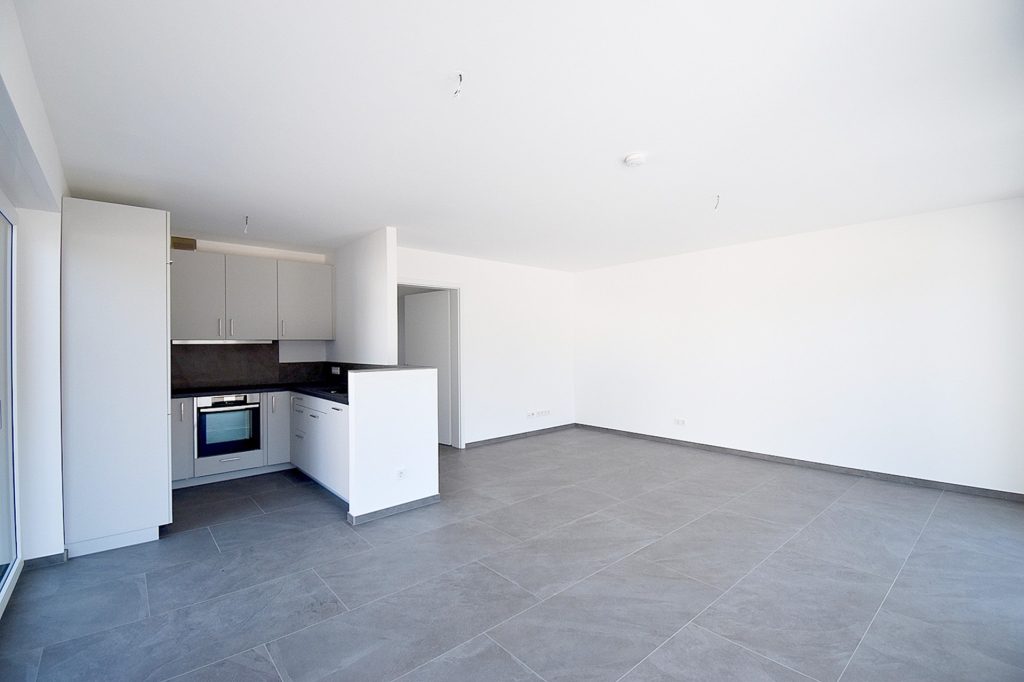 Gütelhöfer Immobilien - Immobilienangebot - Swisttal / Straßfeld - Alle - Neuwertig! Energieeffiziente 143m² Doppelhaushälfte mit Garten, Einbauküche und Garage in Straßfeld